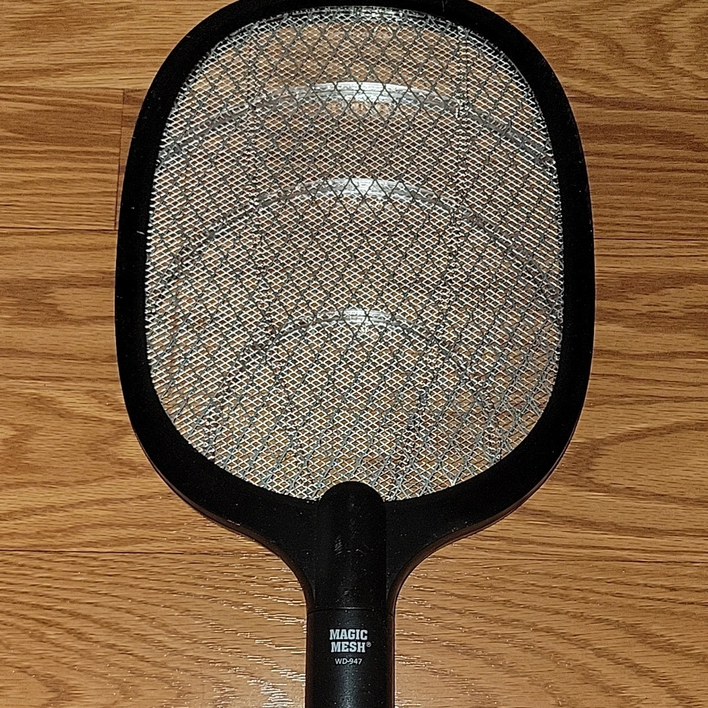 Black Bug Zapper Racket - Picture 2 of 6